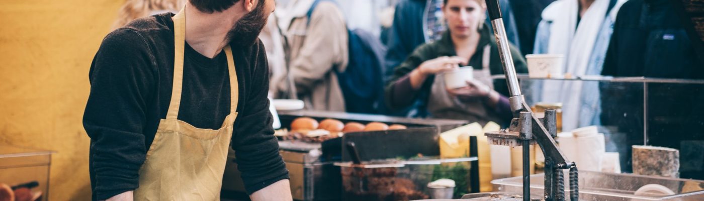 clients dans le boucherie